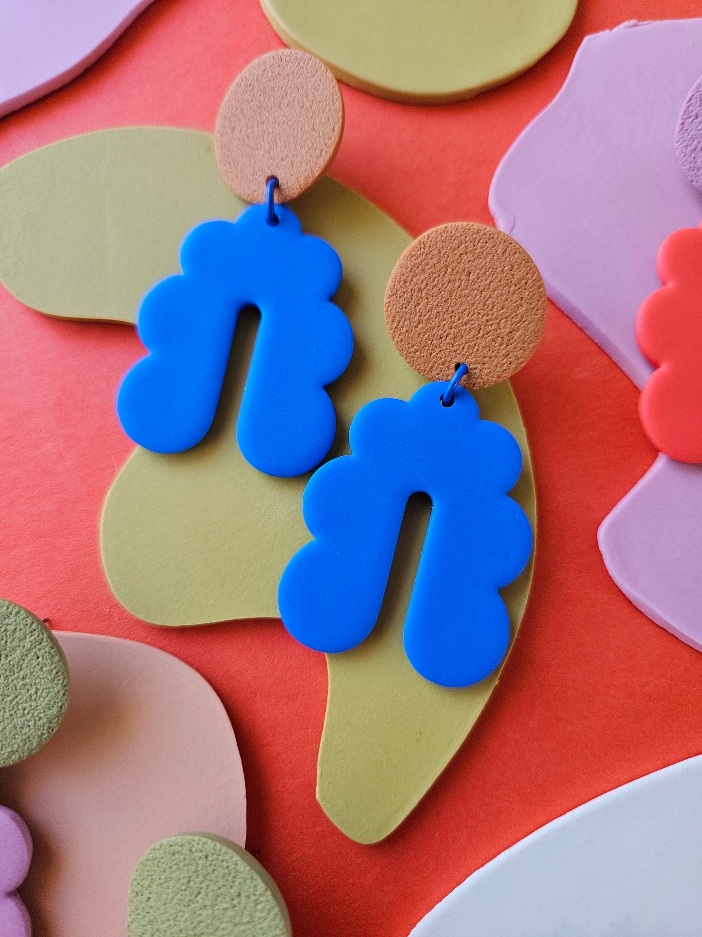 Large Color Pop Scalloped Arch Statement Earrings