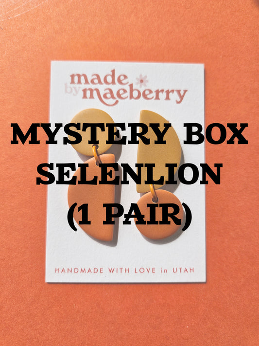 MYSTERY BOX Selenelion Earring Set (1 pair)