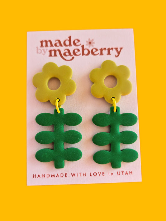 "The Maude" Retro Flower Dangle Earrings